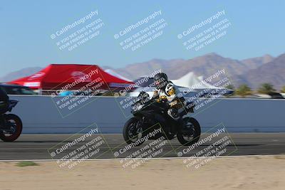 media/Nov-06-2023-Moto Forza (Mon) [[ce023d0744]]/4-Beginner Group/Session 4 (Finish Line Checker)/